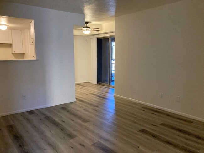 property at 1620 N Wilmot Rd