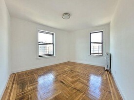2080 Grand Concourse in Bronx, NY - Building Photo