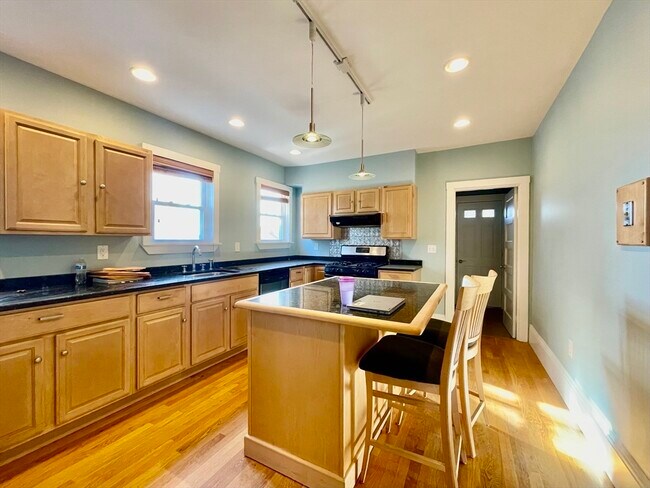 49 Wellington Rd in Medford, MA - Building Photo - Building Photo