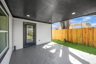 918 Loper St in Houston, TX - Building Photo - Building Photo