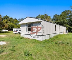 43 Rabbit Run in Valley Mills, TX - Building Photo