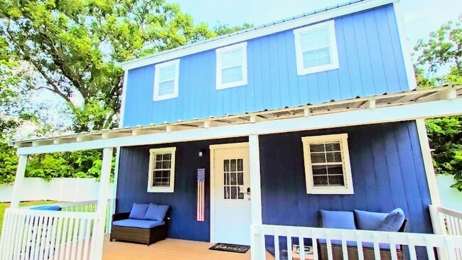 36743 Howard Ave in Dade City, FL - Building Photo - Building Photo