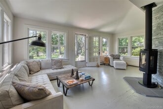 4075 Pequash Ave in Cutchogue, NY - Building Photo - Building Photo