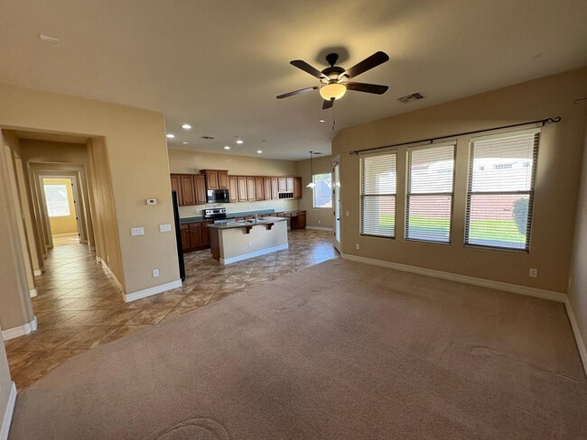 15234 W Voltaire St in Surprise, AZ - Building Photo - Building Photo