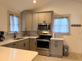 105 Kirby St in Greer, SC - Building Photo