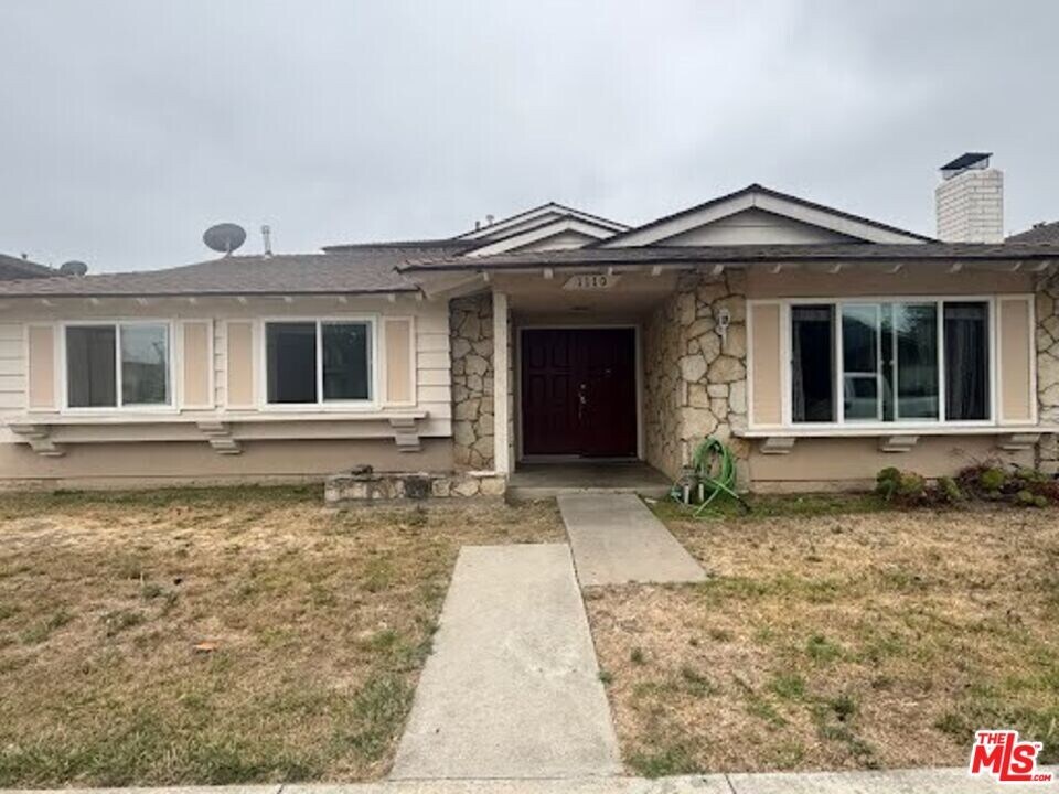 1110 Hull Pl in Oxnard, CA - Building Photo