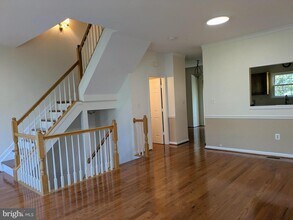 2502 Clover Field Cir in Herndon, VA - Building Photo - Building Photo