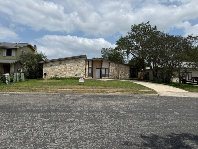 property at 5618 Crater Lake Dr