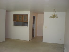 9081 Wayne Rd, Unit b6 in Livonia, MI - Building Photo - Building Photo