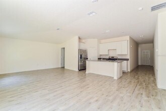 33552 Sky Blossom Cir in Leesburg, FL - Building Photo - Building Photo