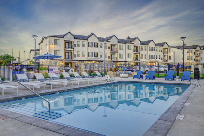 Aria Townhomes & Apartments