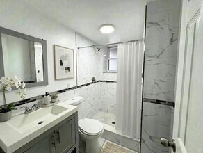 321 64th St in West New York, NJ - Building Photo - Building Photo