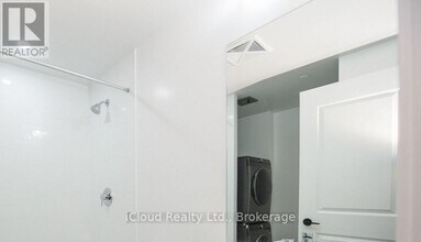 2343 Khalsa Gate in Oakville, ON - Building Photo - Building Photo