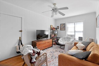 654 W Oakdale Ave, Unit 3n in Chicago, IL - Building Photo - Building Photo