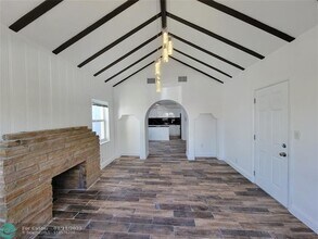 1744 SW 10th St in Miami, FL - Building Photo - Building Photo