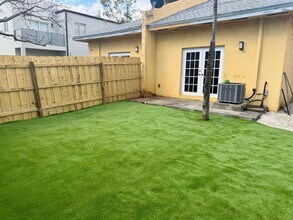 1008 NW 2nd Ave in Hallandale Beach, FL - Building Photo - Building Photo