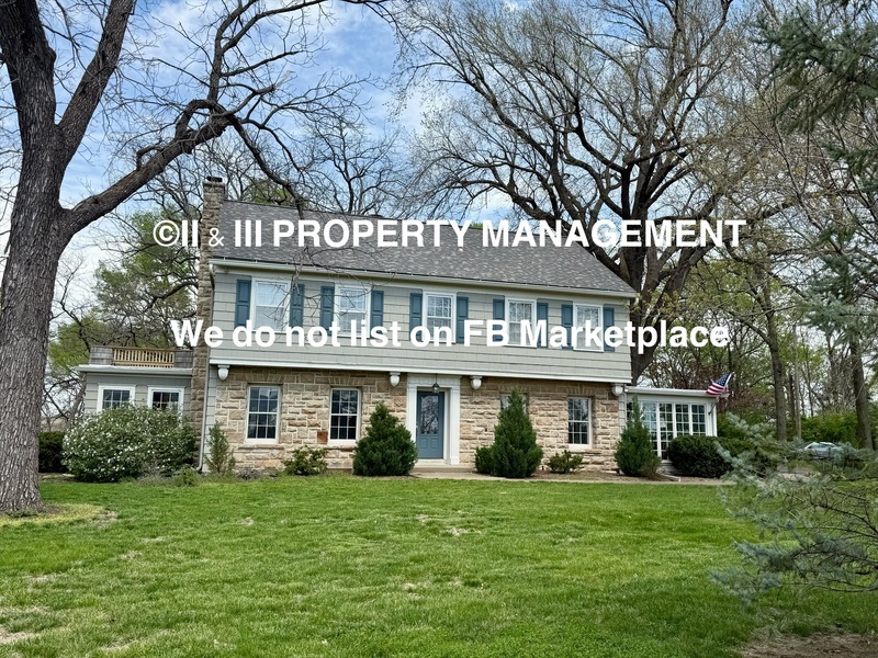 1314 W Red Bridge Rd in Kansas City, MO - Foto de edificio