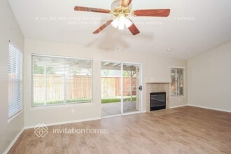 42418 Coronet Ct in Lancaster, CA - Building Photo - Building Photo