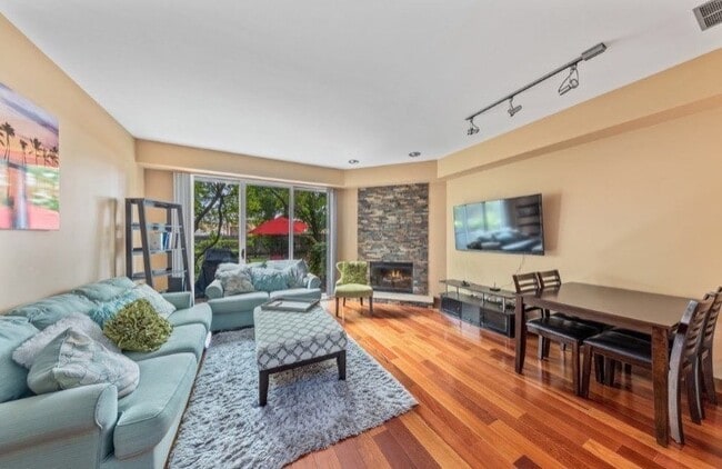 1273 Cranbrook Dr in Schaumburg, IL - Building Photo - Building Photo