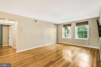 3047 S Columbus St, Unit B2 in Arlington, VA - Building Photo - Building Photo