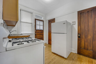 4744 W Roscoe St in Chicago, IL - Building Photo - Building Photo