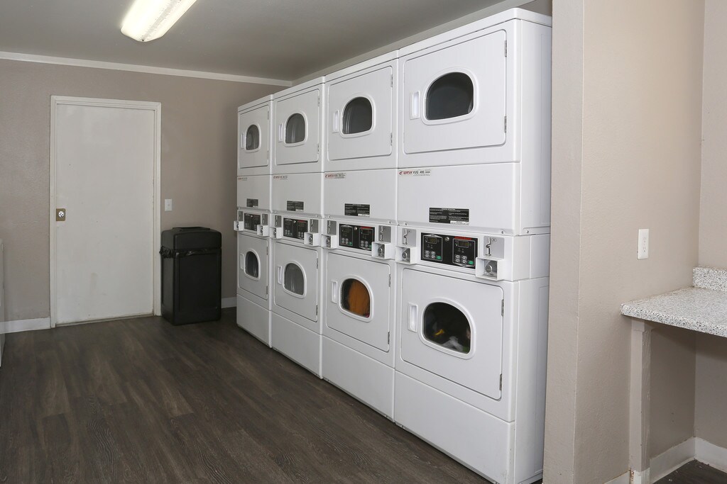 Vista Gardens Apartments in Hemet, CA