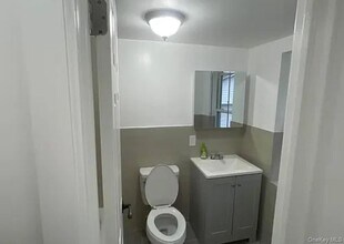 94 Baron De Hirsch Rd in Crompond, NY - Building Photo - Building Photo