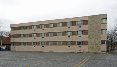 Santa Cruz Apartments in Milwaukee, WI - Building Photo - Building Photo