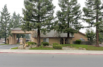 Cherry Heights Apartments in Tulare, CA - Building Photo - Building Photo