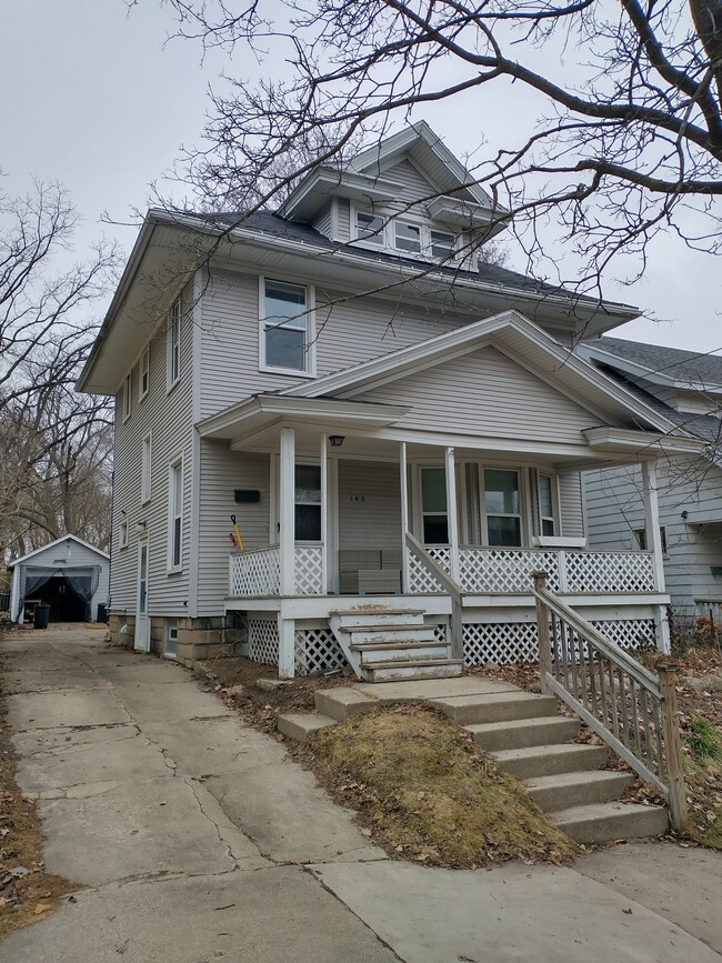 145 Eastern Ave NE in Grand Rapids, MI - Foto de edificio - Building Photo