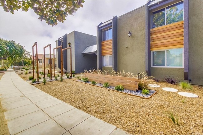 Verde Villa in Oceanside, CA - Foto de edificio - Building Photo