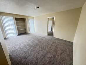 7311 Buckingham Dr in Lincoln, NE - Building Photo - Building Photo