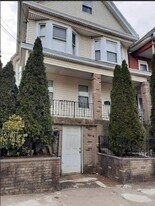 135 Ege Ave in Jersey City, NJ - Building Photo