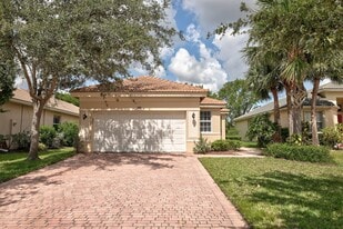 688 Stanford Ln in Port St. Lucie, FL - Building Photo