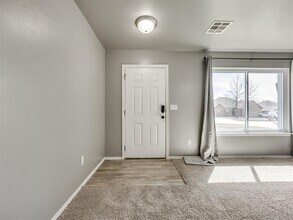 609 E Linden Ln in Mustang, OK - Building Photo - Building Photo