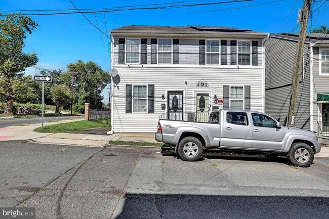 156 Sweets Ave in Trenton, NJ - Building Photo - Building Photo