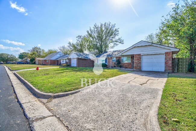 2804 SW 82nd St in Oklahoma City, OK - Building Photo - Building Photo