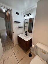 150 SE 25th Rd, Unit 2B in Miami, FL - Foto de edificio - Building Photo