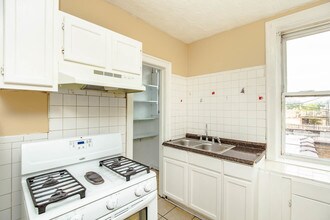 2807 N Kilbourn Ave-Unit -2807-2N in Chicago, IL - Building Photo - Building Photo