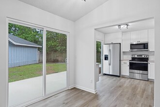 1816 Madelons Path in Fort Walton Beach, FL - Building Photo - Building Photo