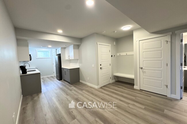 8023 Cedric Mah Rd in Edmonton, AB - Building Photo - Building Photo