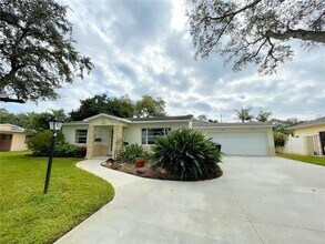 273 Catalan Blvd NE in St. Petersburg, FL - Building Photo - Building Photo