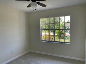 255 SW Bridgeport Dr in Port St. Lucie, FL - Building Photo - Building Photo