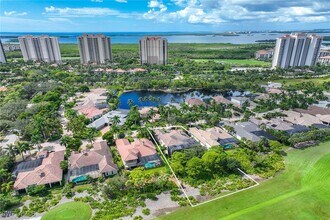 23801 Napoli Way in Bonita Springs, FL - Foto de edificio - Building Photo