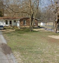 3850 Saunders Ave, Unit 3850 B Duplex in Nashville, TN - Building Photo