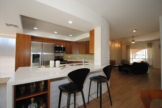 3703 E Montecito Ave, Unit Haver Condo For Rent in Phoenix, AZ - Foto de edificio - Building Photo