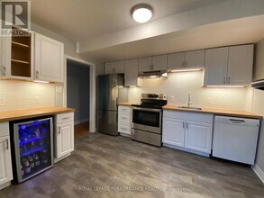 2712 Violet St in Ottawa, ON - Building Photo - Building Photo