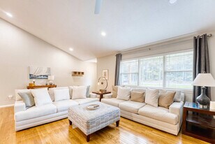 9 N Cerney Ln in Bella Vista, AR - Building Photo