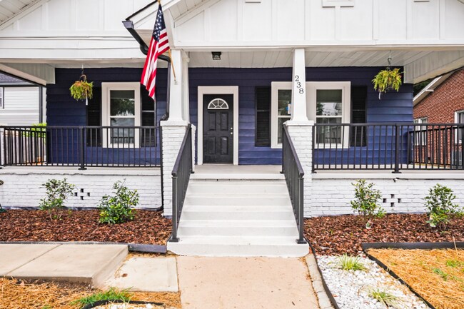 238 Academy Ave NW in Concord, NC - Foto de edificio - Building Photo