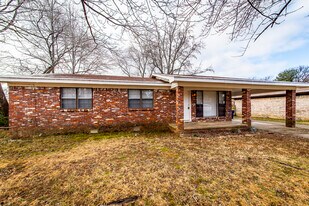 17 Chalet St in Cabot, AR - Building Photo